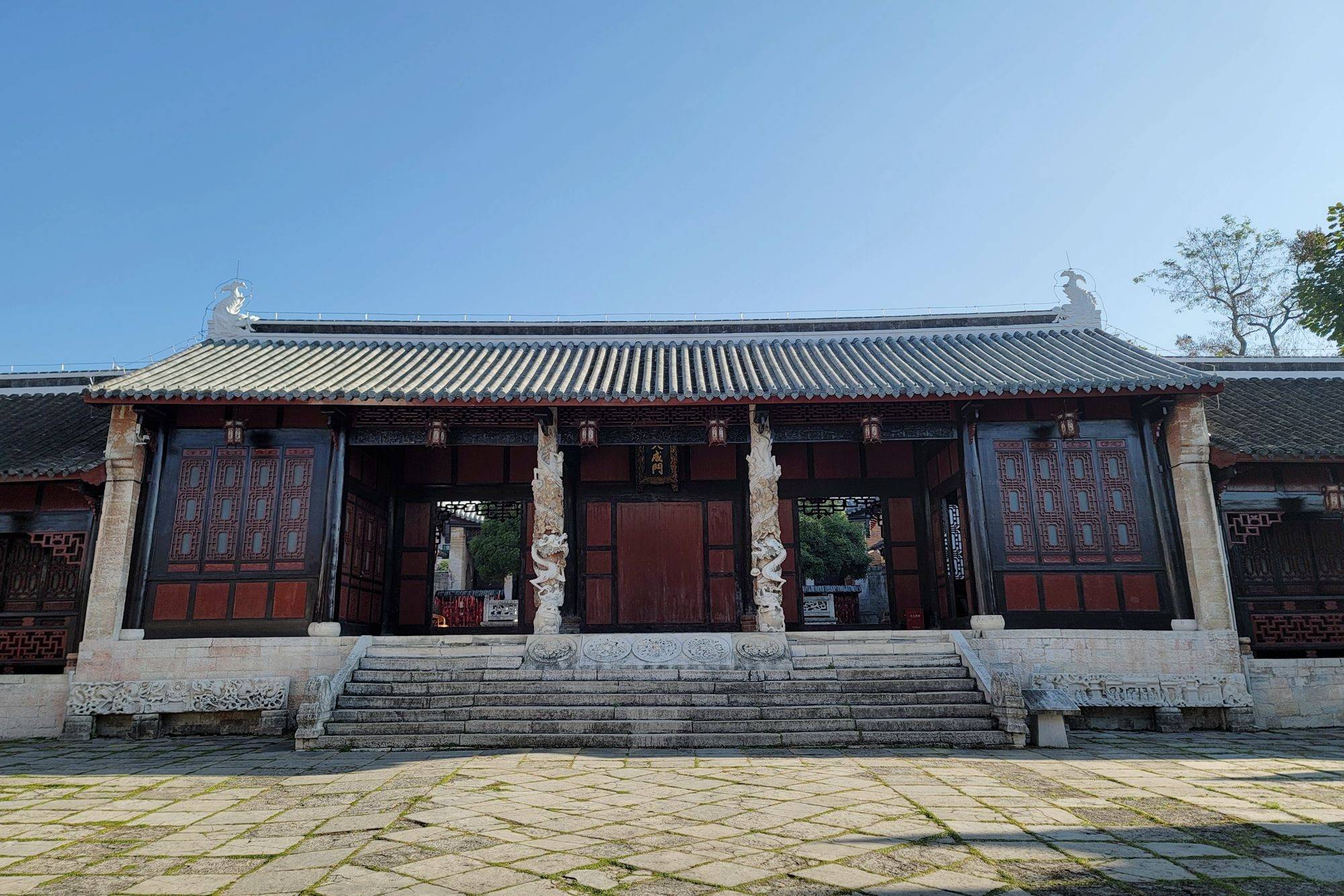 安顺文庙,被誉为"西南最美的夫子庙",庙中的盘龙石柱闻名遐迩