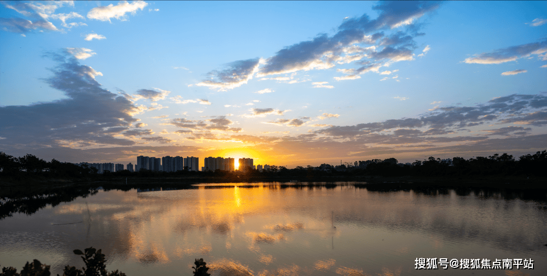 海南红树湾湿地公园实景拍摄富力红树湾依托内外双海湾及2200亩袒然