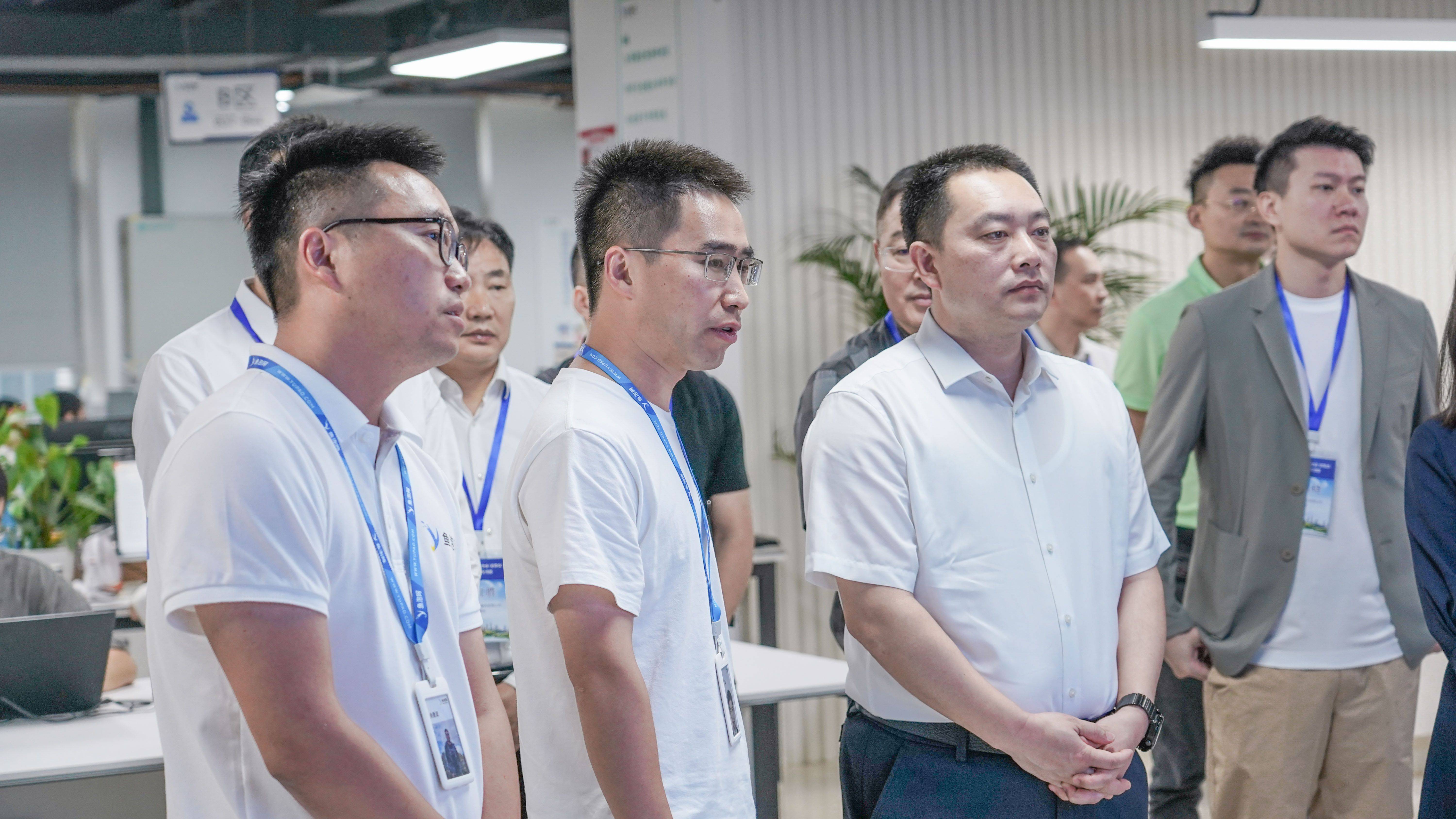 广州市委统战部副部长,市工商联党组书记魏国华率队考察鱼泡科技