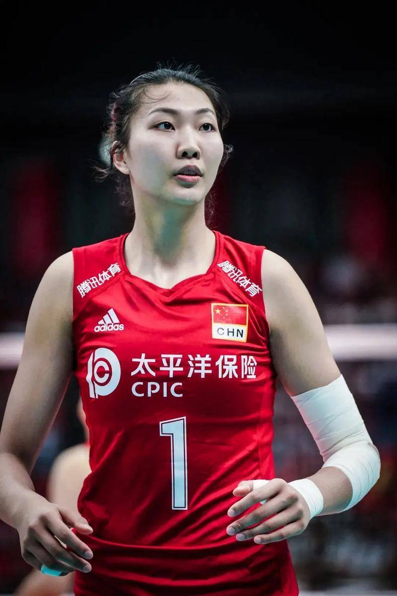 天津女排成巴黎奥运会最大赢家!姚迪因平衡关系被国家队舍弃?