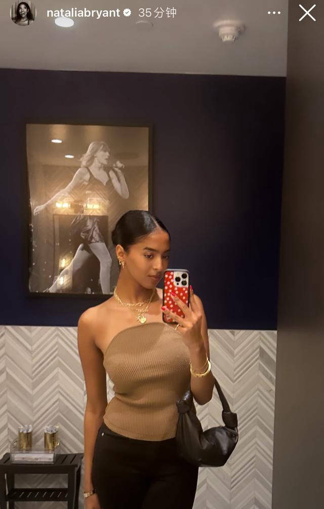 科比大女儿娜塔莉近照曝光,长睫毛与瓜子脸惊人相似年轻瓦妮莎