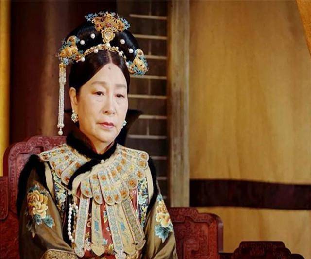 三,一座孤坟结束了一生关于周莹自己的结局其实并不好,因为做生意需要