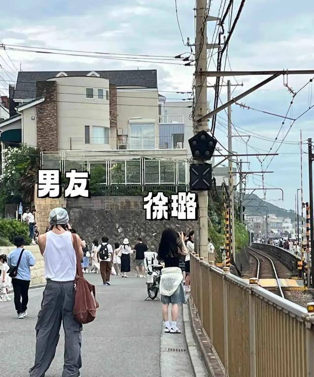 29岁徐璐日本旅游!断崖暴瘦成纸片人,小5岁男友全程背包超贴心