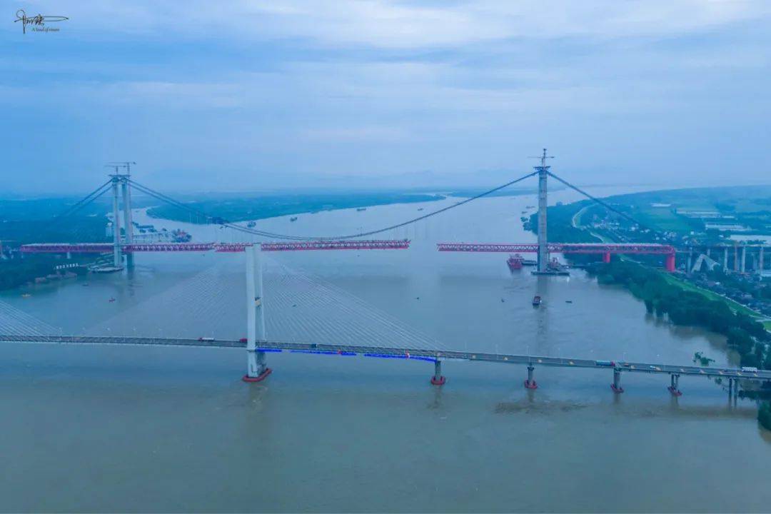 耗资近88亿的铜陵跨江三桥合龙在即,"双龙"渡江之势何其壮观
