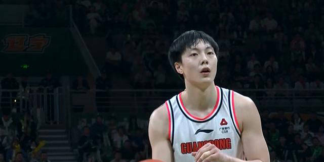 胡明轩完成美国特训与广东开启续约谈判配得上600万顶薪吗?