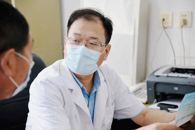 上了年纪,洗澡洗的勤会影响寿命?医生:老年人一周洗这几次最好