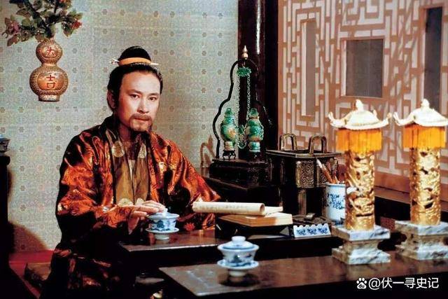 红楼梦:贾珠和贾琏,谁是贾母和荣国府的嫡长孙,谁的地位更高?