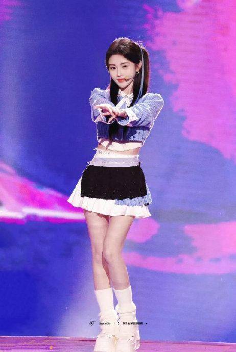 原创            鞠婧祎突破5w超like，内娱首位女明星-女明星鞠婧祎人气排名