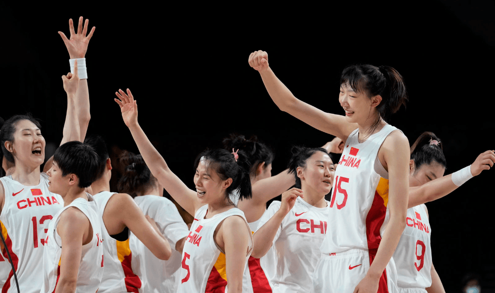 恭喜郑薇,中国女篮喜迎大消息,巴黎奥运会12人名单出炉.