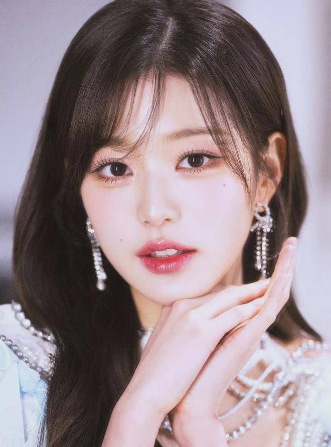 7月12日,一篇题为《dispatch刚刚发布的张元英近照》的帖子迅速疯传