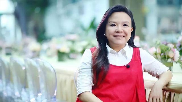 浙江女首富变"首负":2019年向美国捐96亿,2年后却欠债200亿_何巧女_花