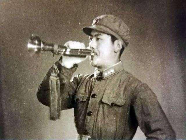 全连仅剩7人,志愿军郑起吹响最后冲锋号,却意外吓退英军一个营