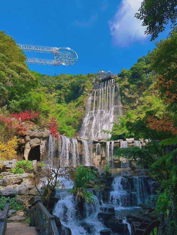 谁懂啊!夏天漂流玩水不怕晒,网红达人打卡清远古龙峡舍不得走