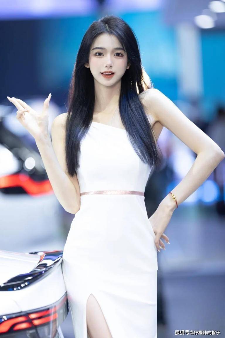 cba广东啦啦队美女成员,乖乖女变身179大长腿车模,身材堪称顶流