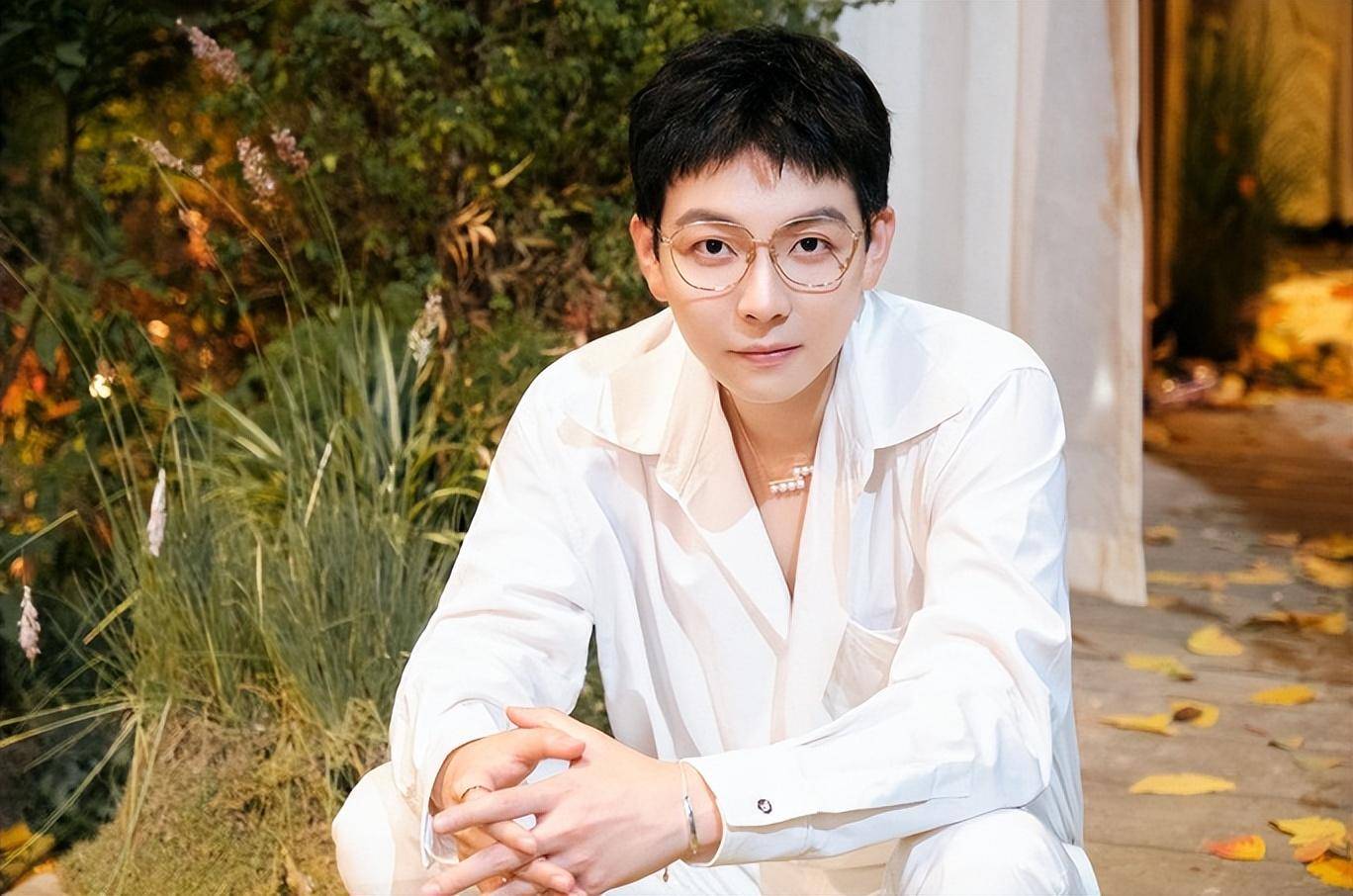 谁说两广无帅哥?来自两广的6位男明星,个个相貌英俊,气度不凡