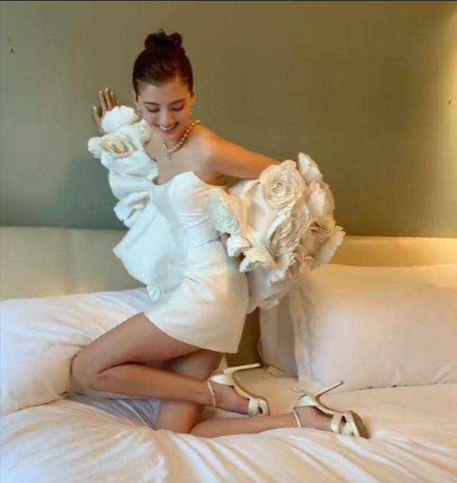 吴千语私照曝光,豪门儿媳气质惊艳全网,天王嫂方媛被完全压制.