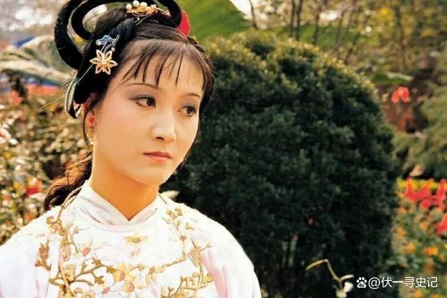 孙绍祖的祖上本是投靠了贾府的门生,在荣宁二公手下鞍前马后跑腿,攀附