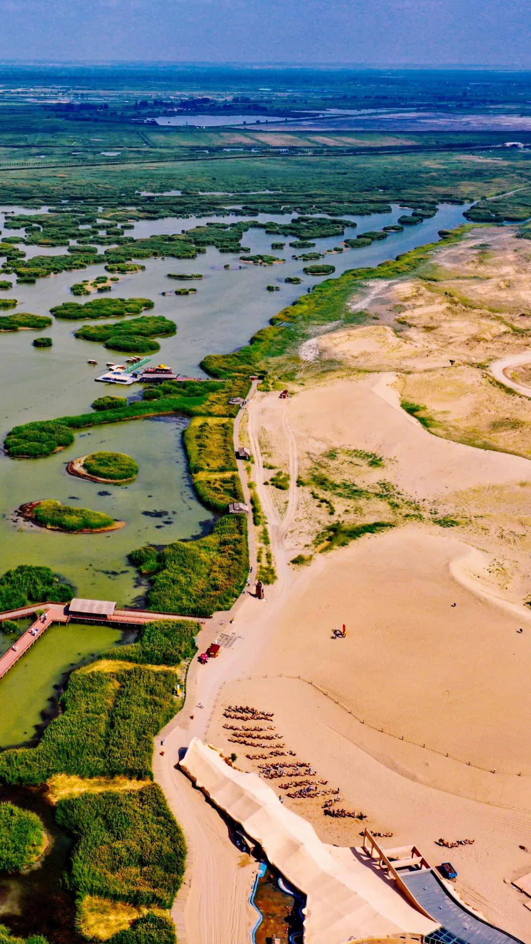 作为银川的网红打卡地,览山公园是银川看落日最美的地方.