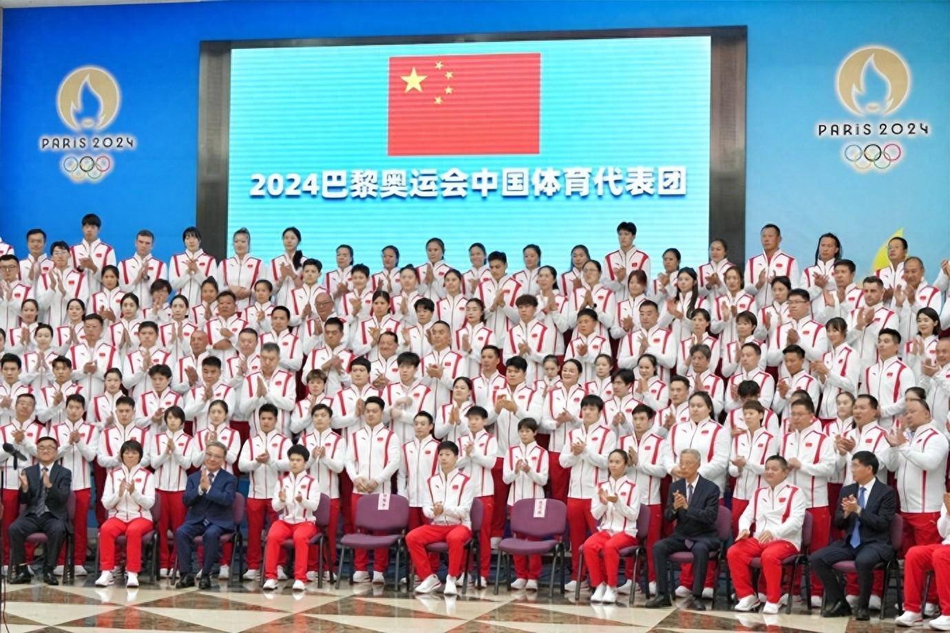 巴黎奥运村装饰比拼：美国最简陋，中国队国旗一片红，大熊猫萌翻_搜狐网