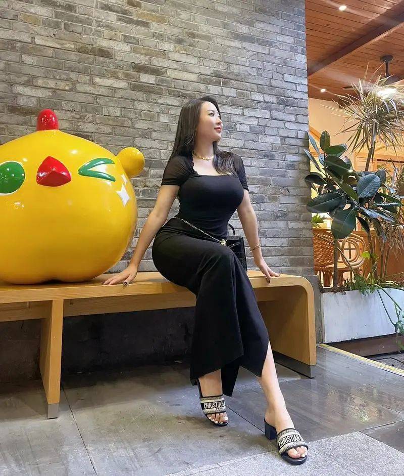 130 斤的蒋娉婷,为何迷倒众多男人?生活照揭示谜底!