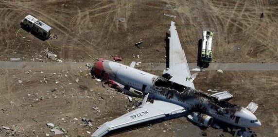 中国轰炸机叛逃韩国,坠毁在韩国农田,造成一名韩国农民不幸身亡