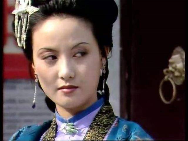 贾琏偷娶尤二姐这一节,在《红楼梦》原文中占据了整整六个回目的内容