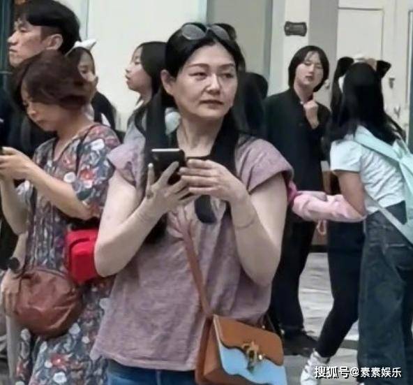 大s全身穿搭没有想象中那么贵,上衣不足1000元很平民