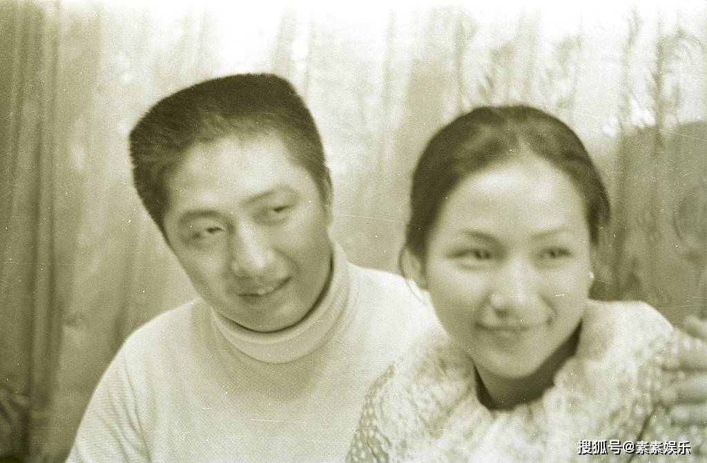 郑佩佩和前夫原文通结婚照:怀孕8次不后悔,净身搬出前夫豪宅