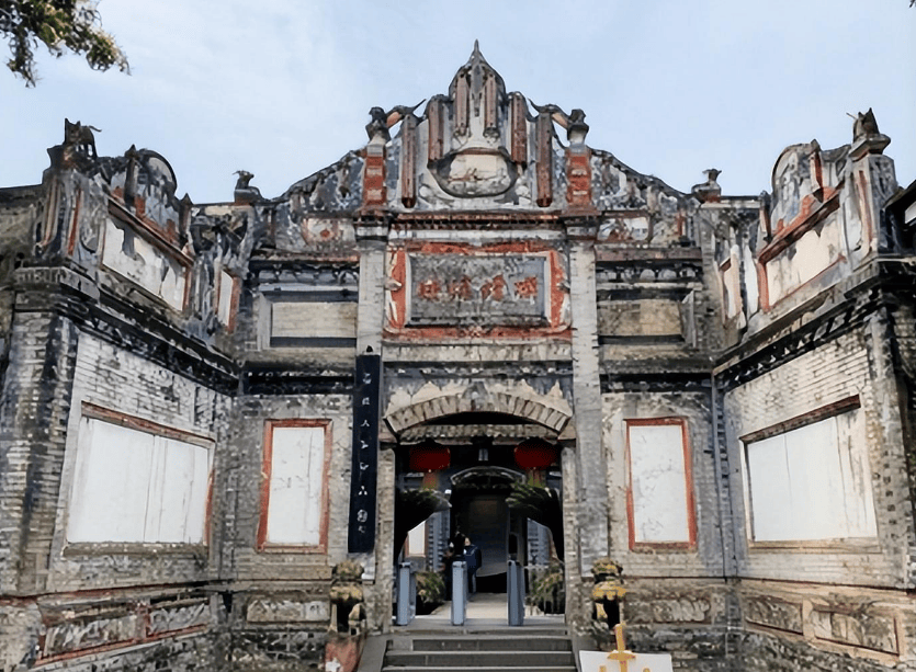 地主刘彩文的家,究竟有多豪华?77年前的建筑,如今仍令人震撼