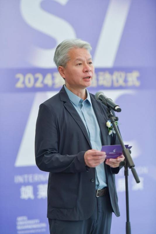 上海舞蹈学校校长吴洁先生就"促进青少年艺术舞蹈国际交流间的意义"