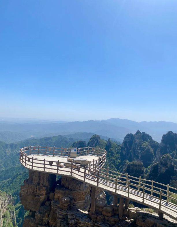 白石山公园:奇石,绿树,清泉,共绘生态画卷