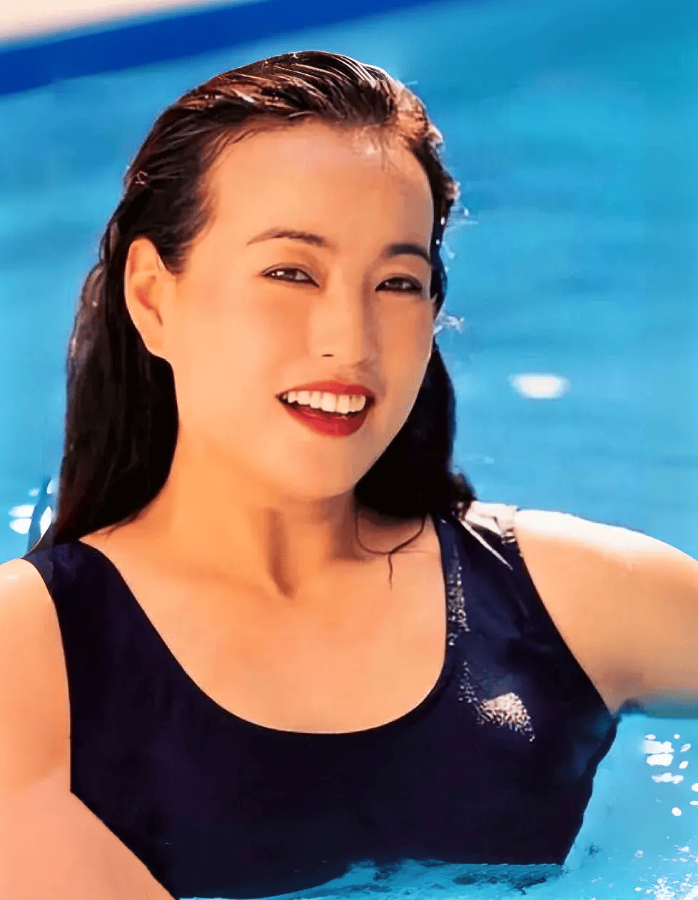 炎热夏天.女星们泳衣争芳斗艳姜黎黎难得一见泳装照(泳装大全)