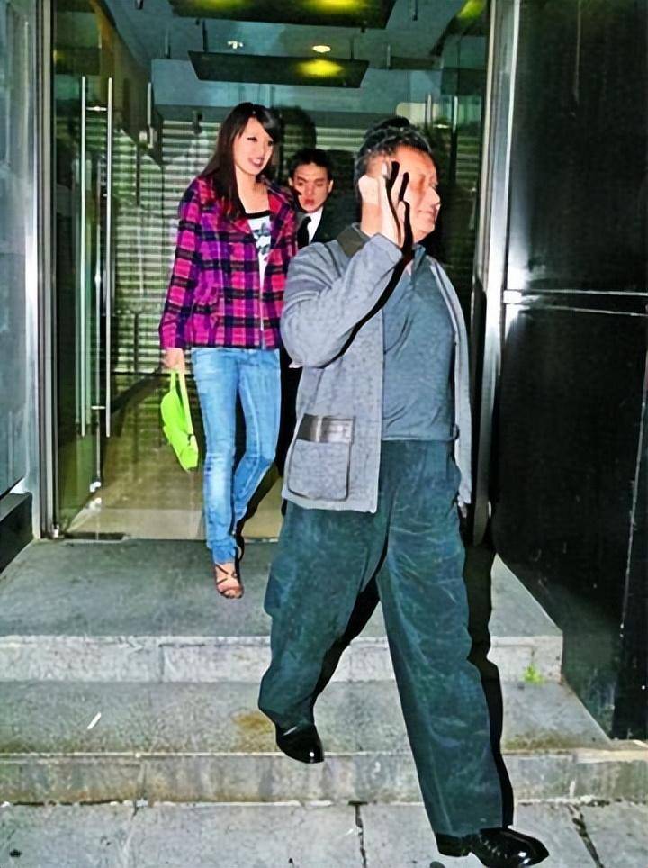 包养情人无数,娶初中同学女儿为妻,玩老婆闺蜜,孙道存有多放荡