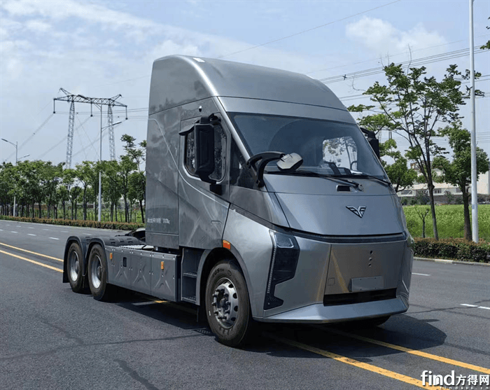 解放鹰途危险品运输车型 东风龙擎燃气车新品 _第385批牵引车公告 新能源牵引车市场分析 _最新款北奔重卡牵引车