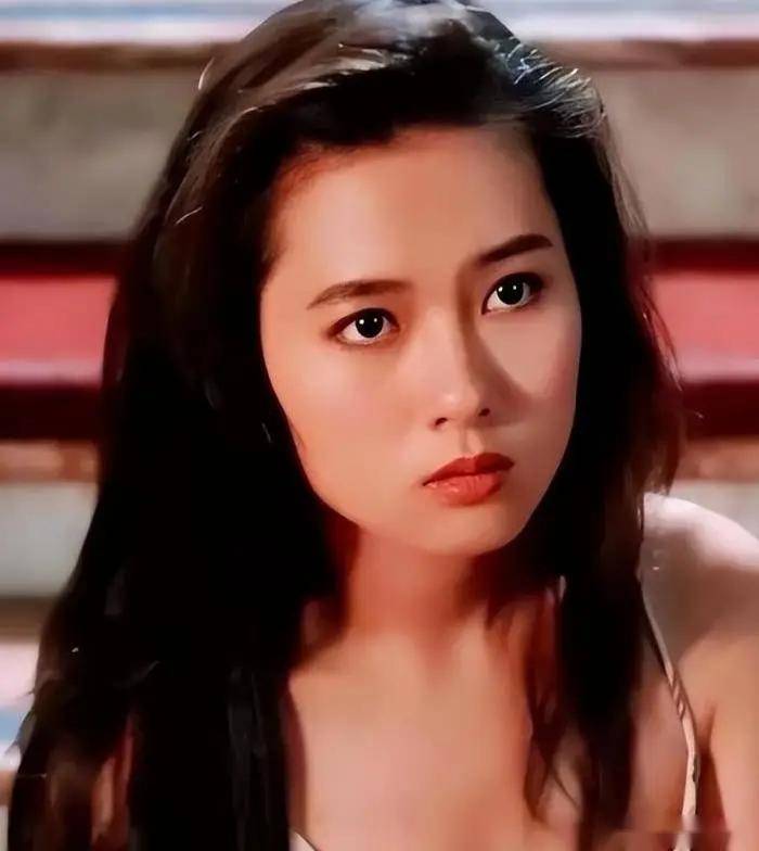 李丽珍,这谁顶得住!性感得无可救药!