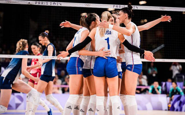 法国女排首战失利,实力不足显露无遗:中国女排晋级形势乐观