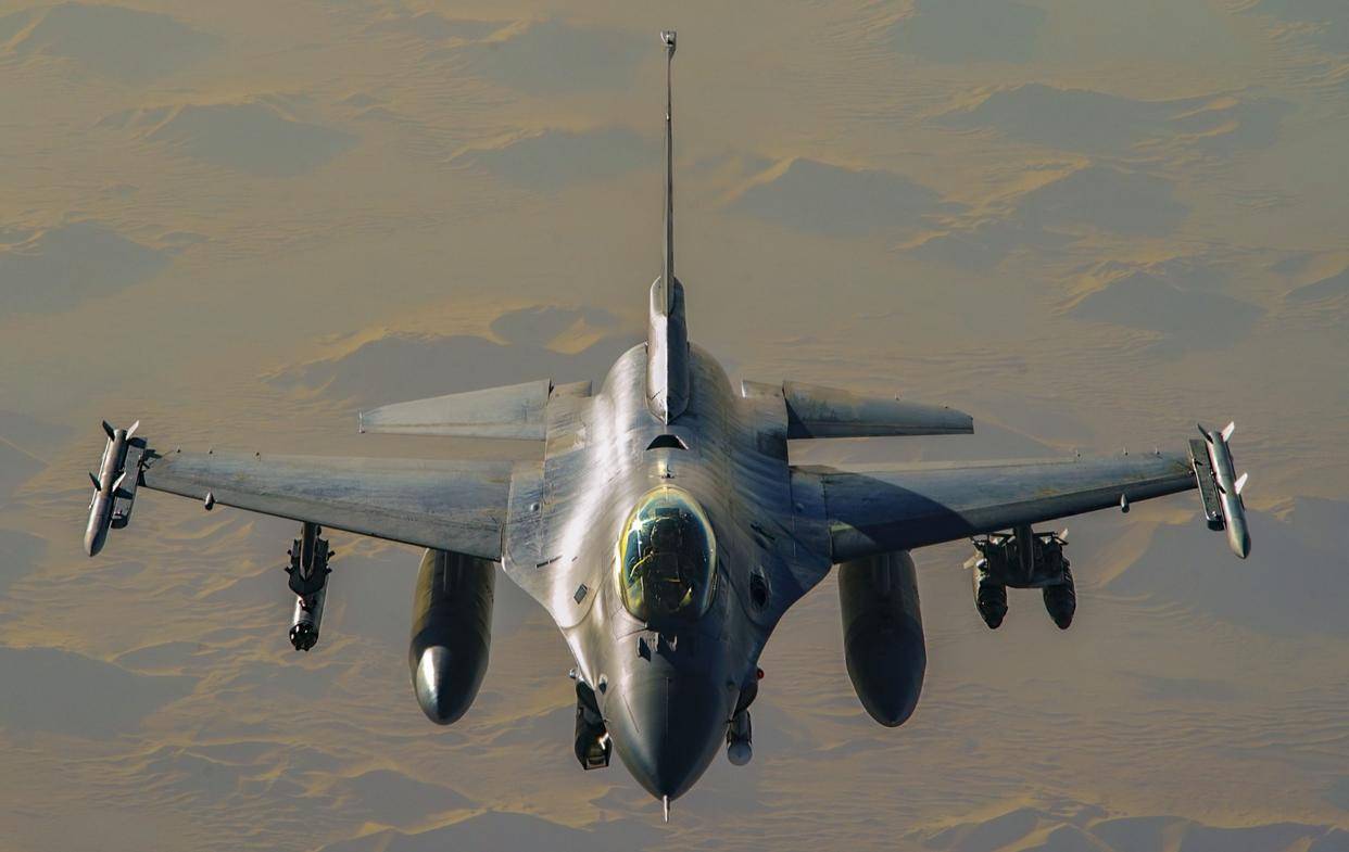 俄罗斯会使用弹道导弹和巡航导弹打击罗马尼亚空军基地,到那时候,北约