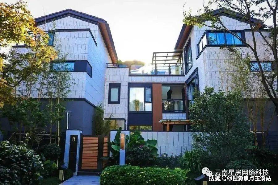 昆明七彩云南古滇名城温泉郡别墅低至210万,最后5套快速上车!
