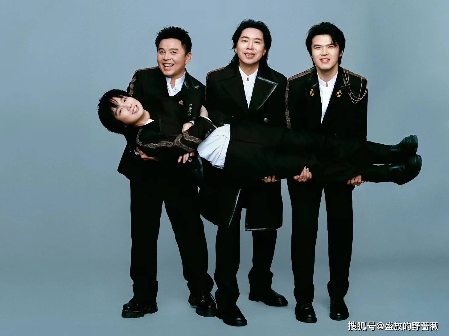 水木年华",对于许多80后,90后而言,这个名字不仅仅是一个音乐组合的