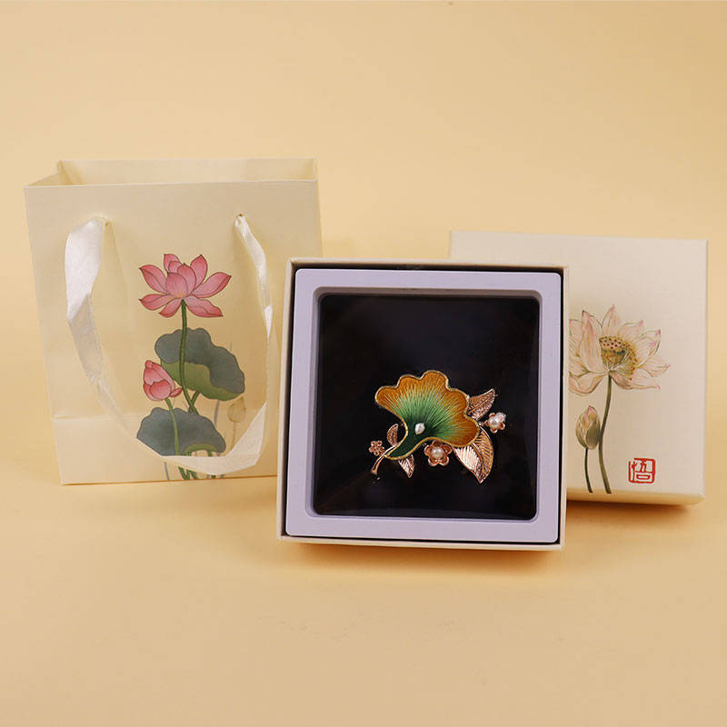 4样被夸爆的七夕礼物!实用不贵,颜值高,七夕送准没错!_刺绣_手工_丝巾