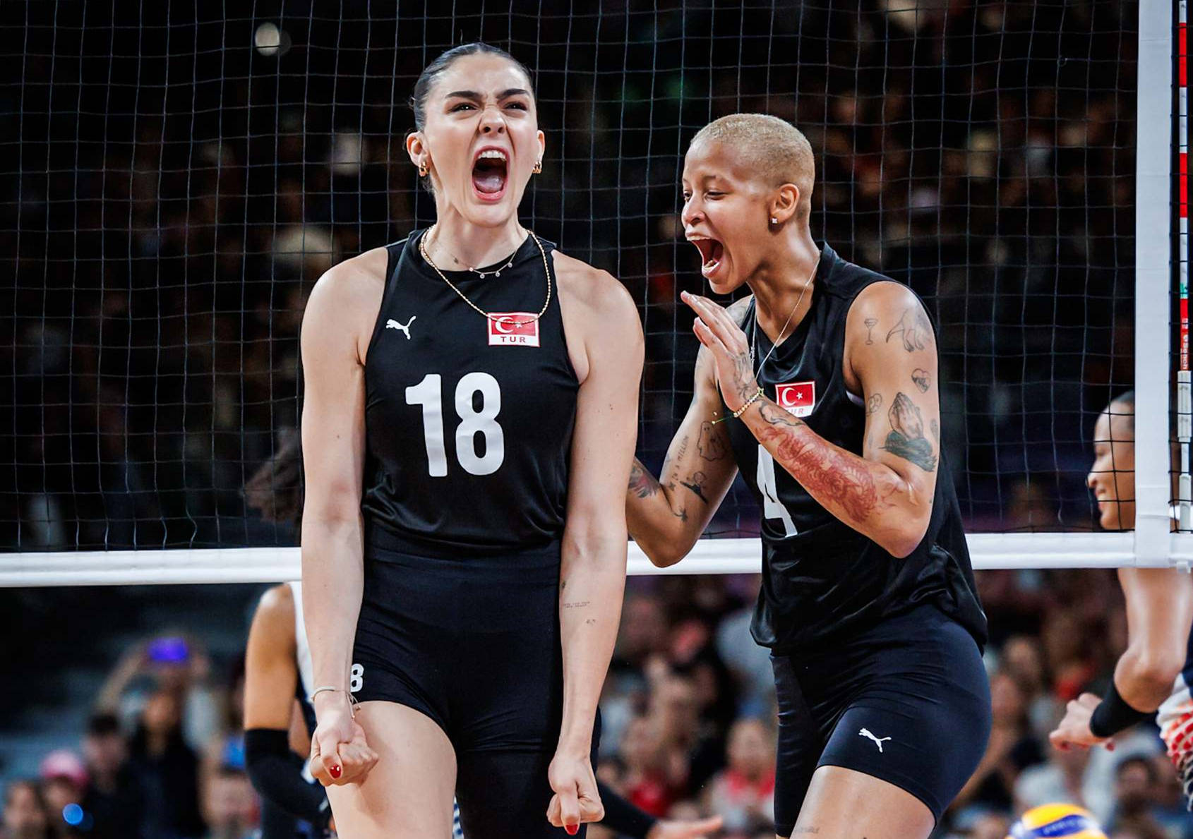 土耳其女排接应瓦尔加斯3场比赛68扣3拦3发拿到74分,排名得分第二.