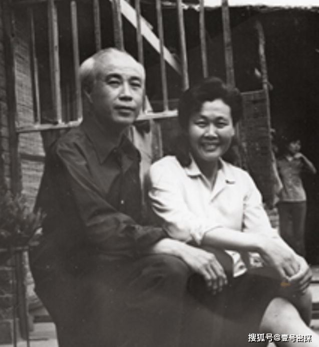 于淑珍与丈夫那就是那个来和她商量的工作人员闫同坦,后来竟成为了她