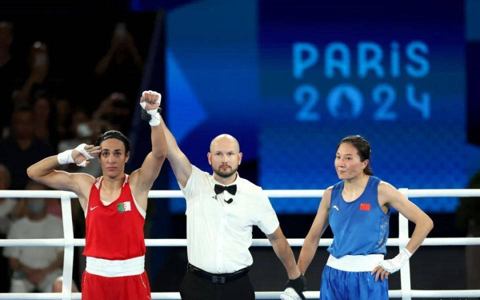 中国女子拳手杨柳挑战性别争议的对手哈利夫