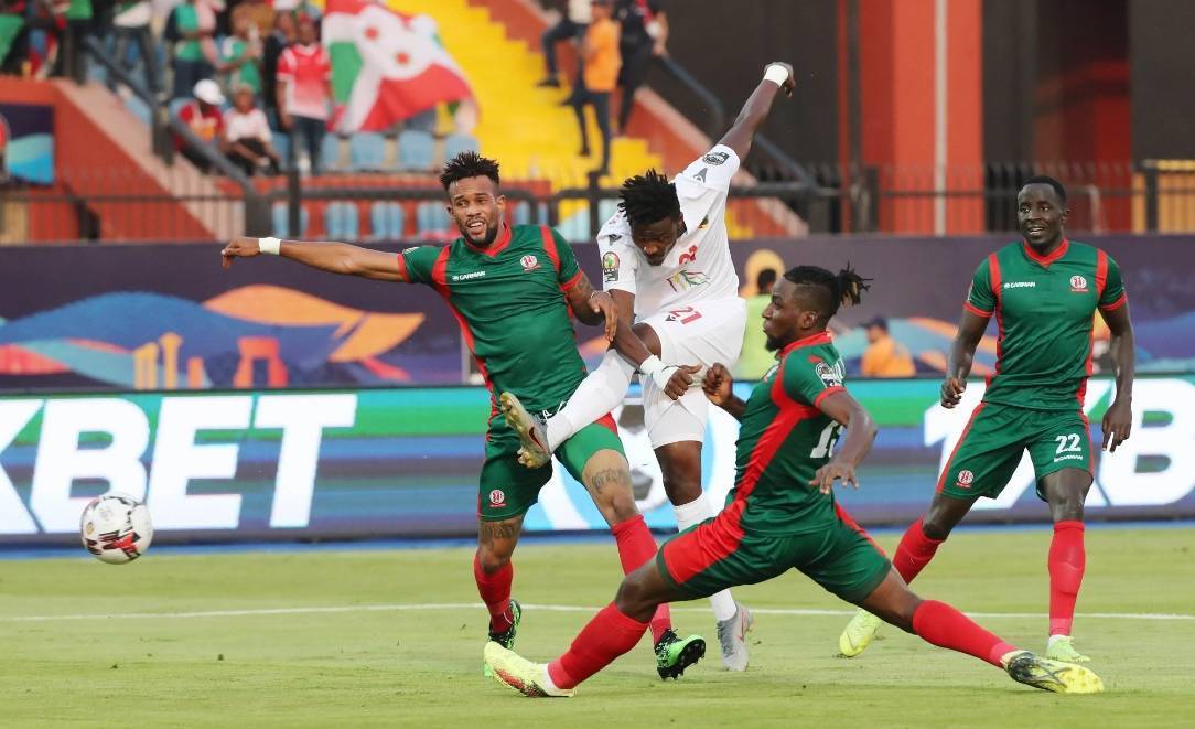 从心理层面来看,费内巴切在主场作战的情况下无疑更加占据优势.