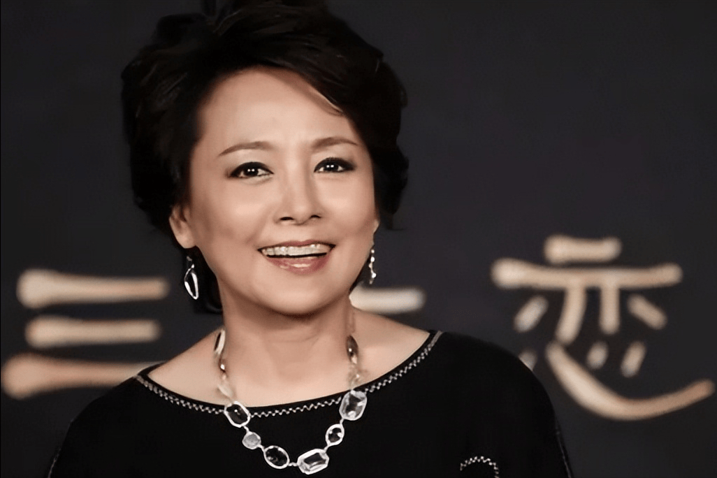 演员张瑜:离婚后单身30年,再见前夫仍感到心动,66岁没有子女
