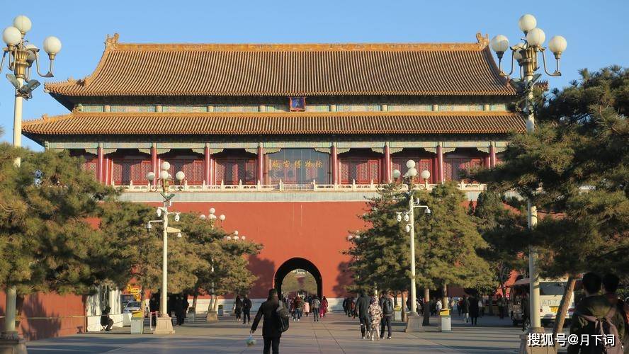位于北京故宫的最南端,是紫禁城的正南门,也是进入故宫的第一道大门