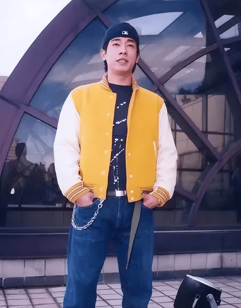 陈小春:13岁辍学,娶小16岁娇妻24年后,他迎来了自己的结局