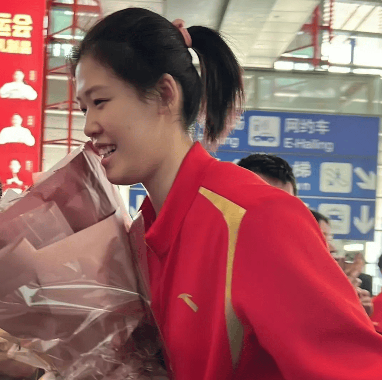 8月17日凌晨,中国女排传来李盈盈的最新消息!
