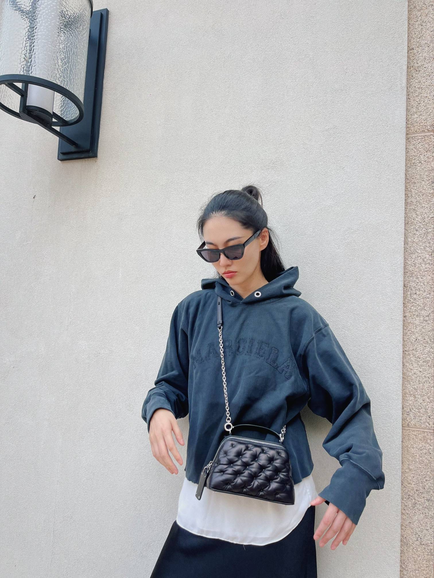 超模陈碧舸搭配maison margiela七夕特别款glam slam系列trapezoid