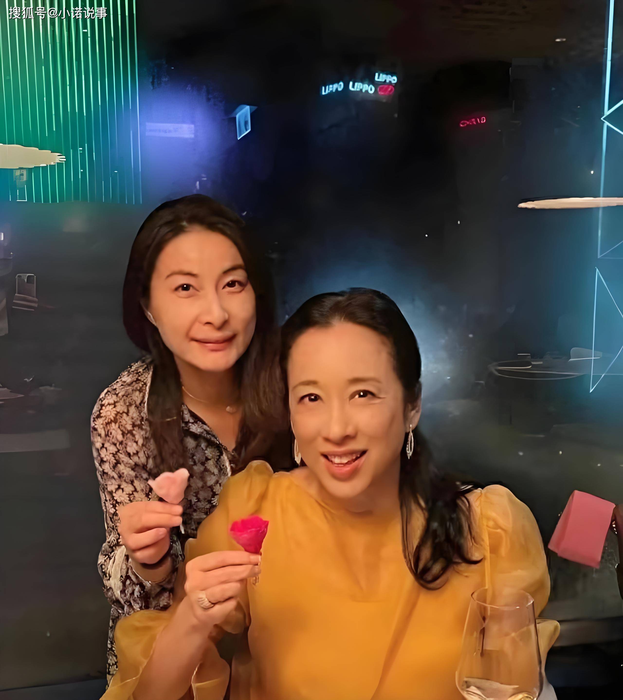 她曾是双料港姐冠军上有两个姐姐一个比一个美嫁的都是豪门